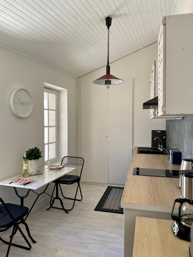 Appartement Aux Pieds Du Palais Des Papes. Avignon Exterior foto